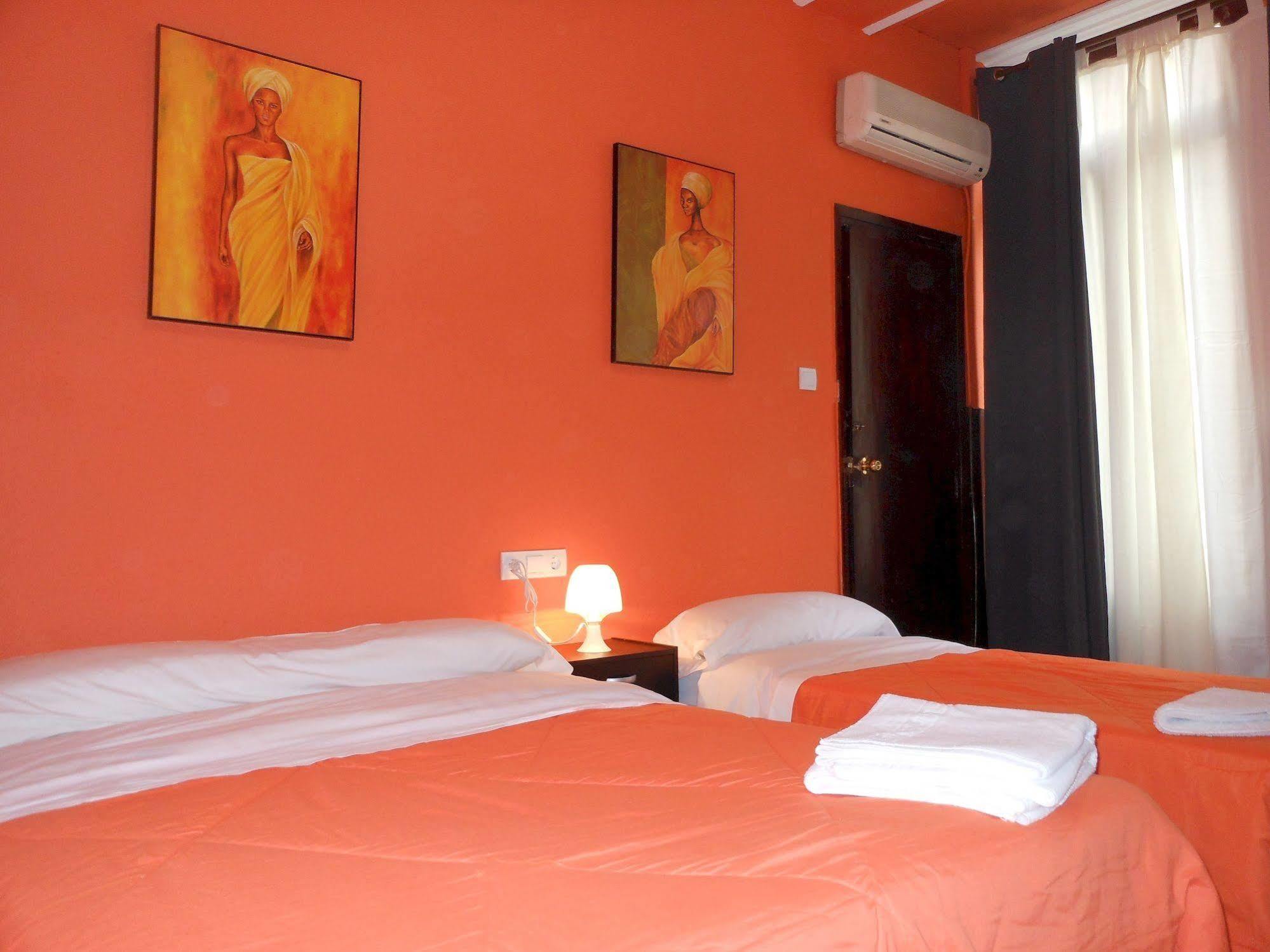 Pension Alicante By Moontels Valencia Bagian luar foto